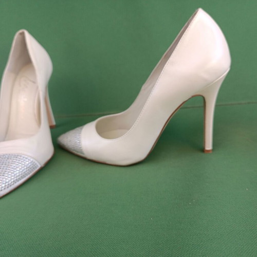 Leather bridal pumps size 37 with rhinestones like new, white and silver