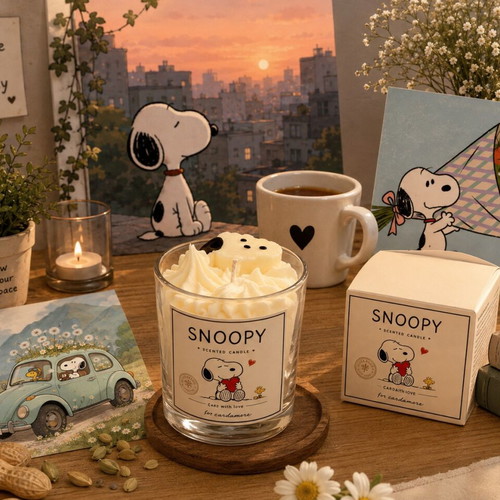 Snoopy candle with vanilla-soy scent, new
