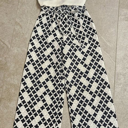 Girls' set pants and top black and white like new, size 10/12