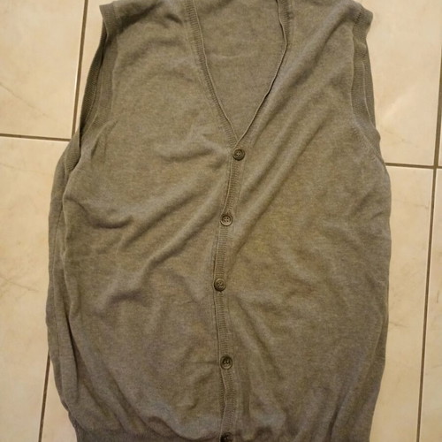 Guess gray vest like new, sizes S and M