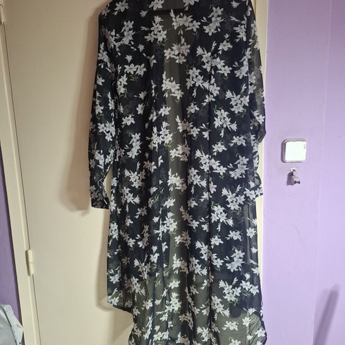 Benissimo Sheer Kimono Shirt like new, size M, black and green