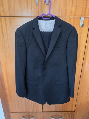 Aslanis suits like new, black