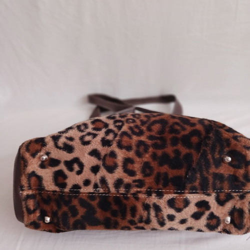 Leopard Print Handbag like new, medium size, brown