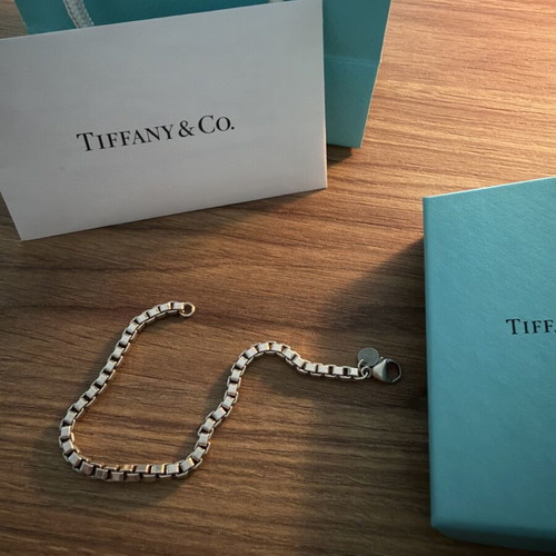 Tiffany Venetian Link Bracelet like new, silver