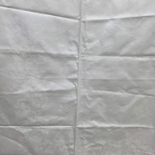 Tablecloth with embossed design new