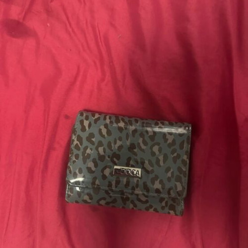 Doca wallet leopard gray like new