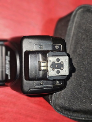 Nikon SB-700 Flash used for Nikon cameras