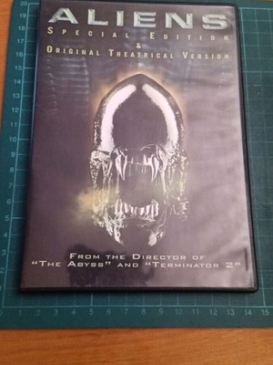 Aliens Special Edition και Original Theatrical Version DVD