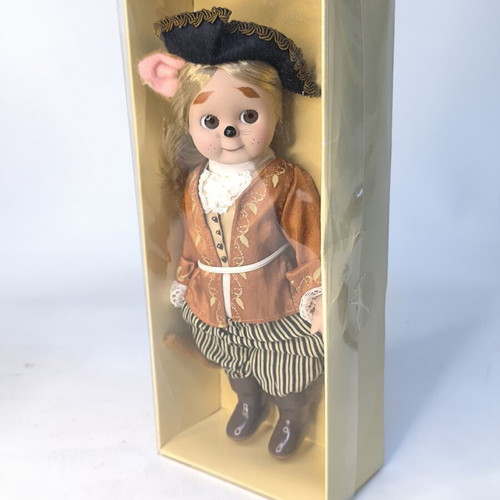 Vintage Porcelain Doll Puss in Boots DeAgostini new