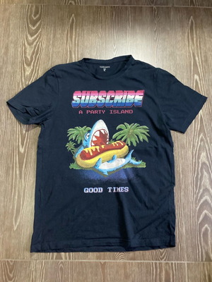 Terranova XL T-shirt like new, colorful