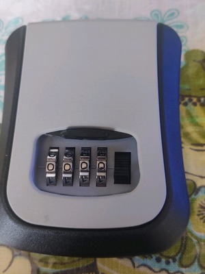 Key box new with code and mounting materials