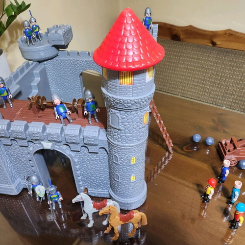 Vintage Knight Castle 6445 used, for collectors and diorama