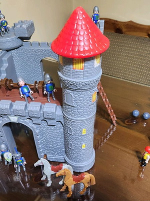 Vintage Knight Castle 6445 used, for collectors and diorama