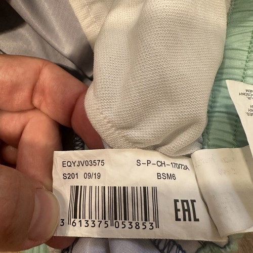 Quiksilver swim shorts like new, size small, blue and turquoise
