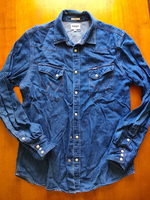 Wrangler men's denim shirt used, medium, dark blue, slim fit