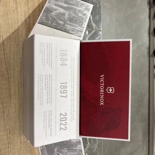 Victorinox collectible numbered pocket knife new in original box