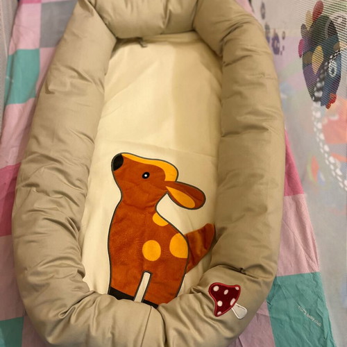 Baby nest like new