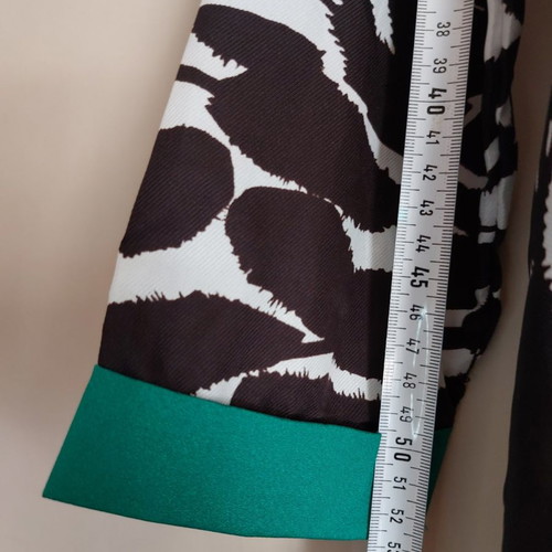 Mini dress with patterns like new, size M, multicolored