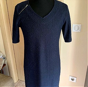 Μπλε σκούρο φόρεμα, με μαύρη φάτσα στο πλάι, LARGE, 12 ευρώ
