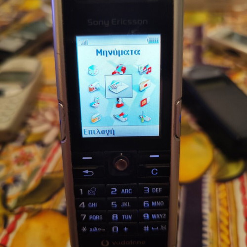 Sony Ericsson V600i vintage mobile phone used, black