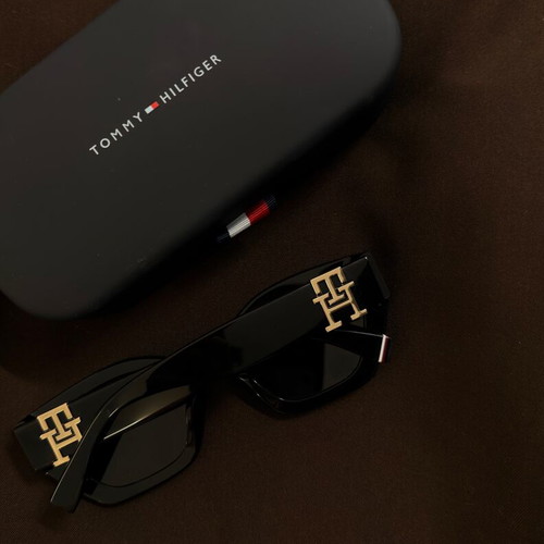 Tommy Hilfiger sunglasses new, black