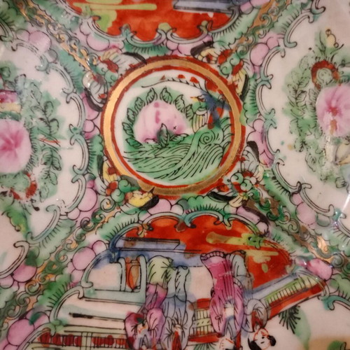 Japanese porcelain decorative plate used