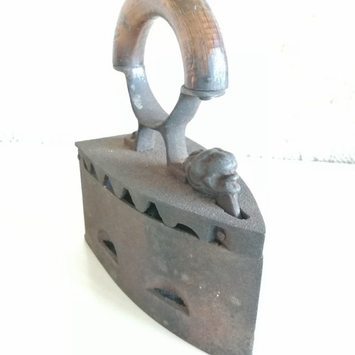 Charcoal irons used, set of 2 pieces, circa 1930