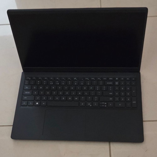 Dell Vostro 15 3510 laptop used, i5-1135G7, 32GB RAM, 1.2TB SSD