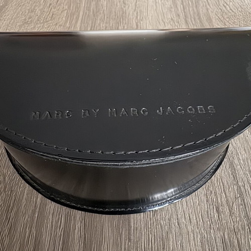 Marc Jacobs sunglasses like new, black with case and cloth