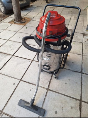 Base 440 professional vacuum cleaner used with 3 motors 1200W each