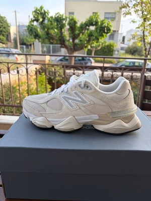 Παπούτσια New Balance 9060 σαν καινούργια, αθλητικά, μέγεθος 40, μπεζ άσπρο