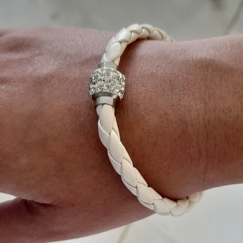 Bracelet with silver strass and magnetic clasp new