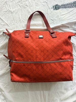 Carpisa Handbag like new, red