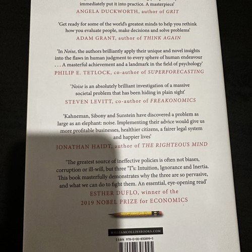 Noise: A Flaw in Human Judgment by Daniel Kahneman new, Greek language