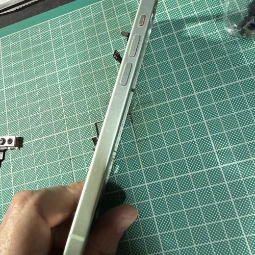 iPhone 15 USA chassis used with vibration