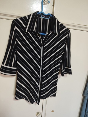 Women's blouse medium size black like new