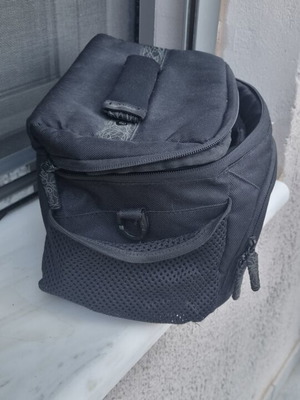 Camera bag like new with multiple compartments