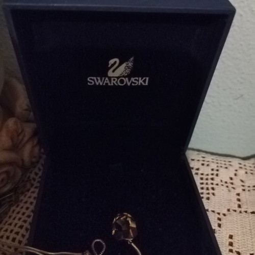 Swarovski pendant necklace like new with stones