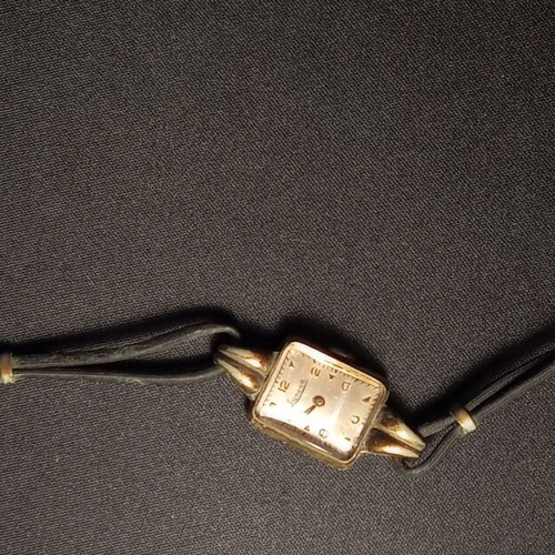 Lunesa vintage women's watch used, gold color