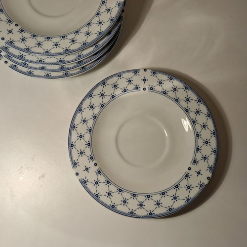 Vintage porcelain tea saucers set of 6, diameter 13.5 cm, new