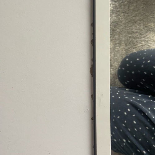 Έπιπλο τηλεόρασης σαν καινούργιο με γυαλιστερό φινίρισμα