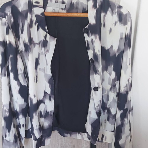 H&M thin summer jacket size 44 medium with small defect