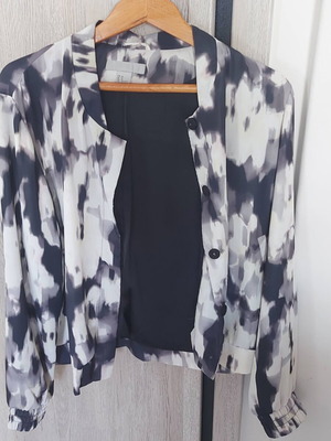 H&M thin summer jacket size 44 medium with small defect