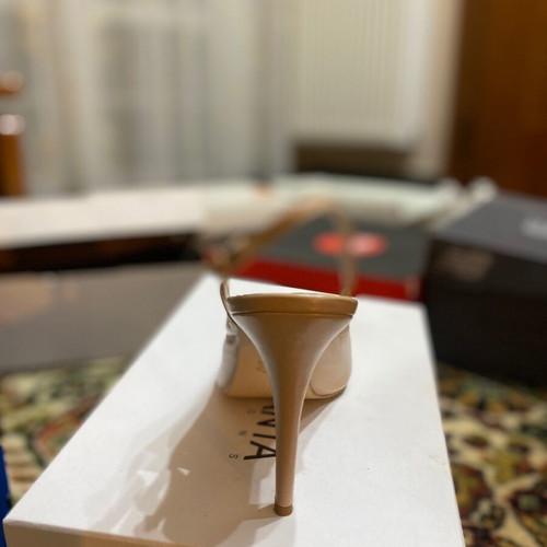 Nude pumps new, pointed toe with 10cm heel Sofia Manta