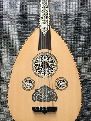 Oud Arabic Ibrahim Sukar made, like new