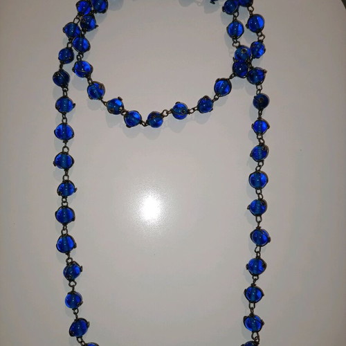 Long necklace in excellent condition