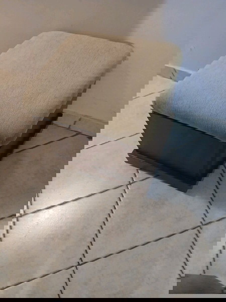 Σκαμπό με αποθηκευτικό χώρο μασίφ ξυλο