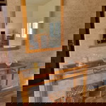 Κομοτα 1.20 m με καθρέφτη σαν καινούργιο