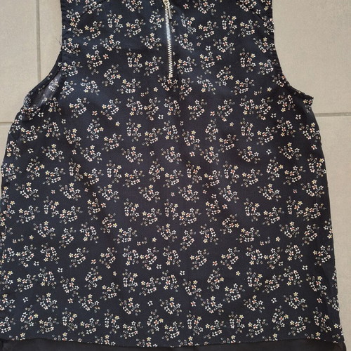 Sleeveless floral top Pimkie like new, black and white, size S
