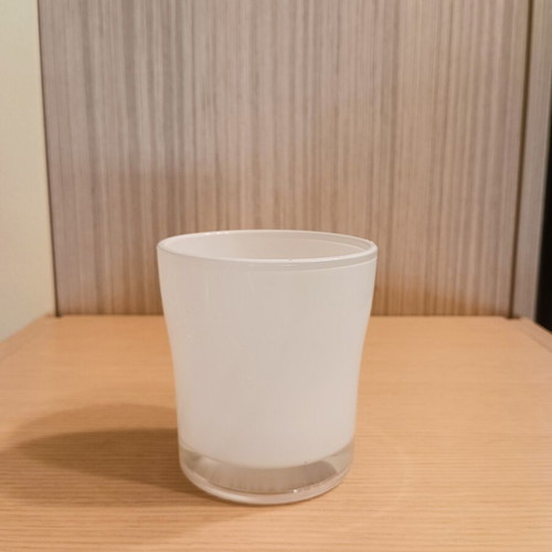 White glass vase like new, diameter 7.5cm height 8.5cm